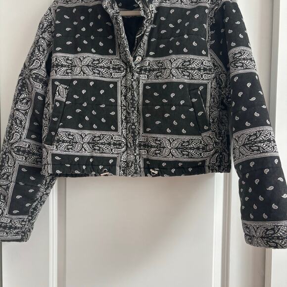 Superdown Women’s Gianina Puffer Jacket Paisley Black White Sz S - Picture 5 of 10